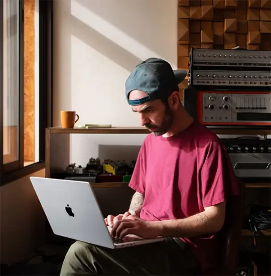 Apple MacBook Pro M2 (MNWE3RU) Outlet